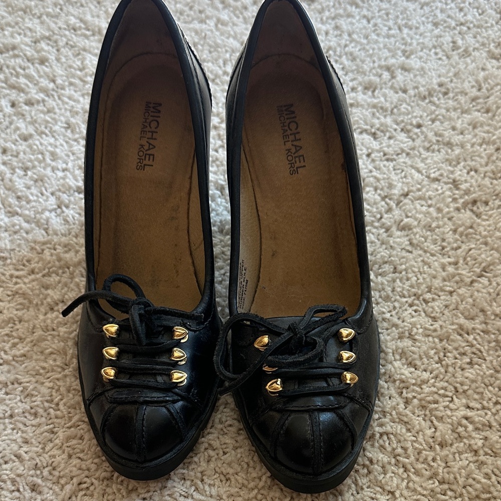 Michael Kors Black and Gold Heels 7.5” Leather EUC!
